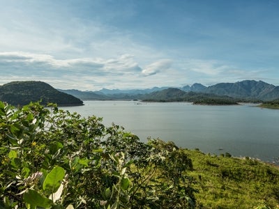 Landscape shot of Mahaweli River in Sri Lanka