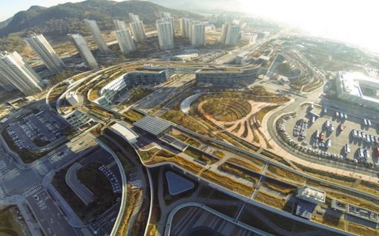 The world’s largest rooftop garden, according to the Guinness world records, on the Sejong Government.