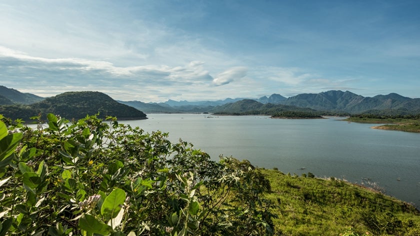 Landscape shot of Mahaweli River in Sri Lanka